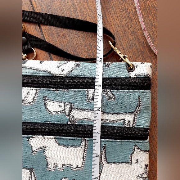 NWT Women's Danny K Fabric Crossbody Bag Allover Dogs - Picture 2 of 7
